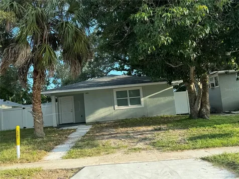 1493 Cleveland Street Clearwater FL 33755