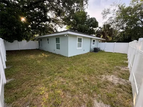 1493 Cleveland Street Clearwater FL 33755