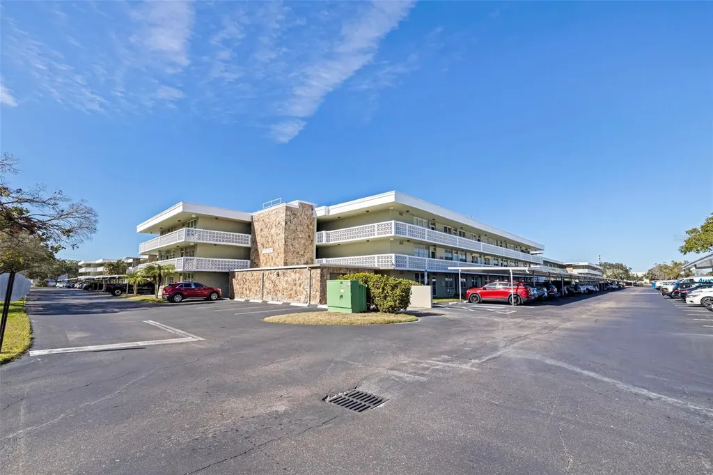 4890 Bay Street NE St Petersburg FL 33703