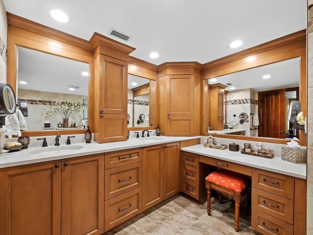 360 Gulf Of Mexico Drive Longboat Key FL 34228