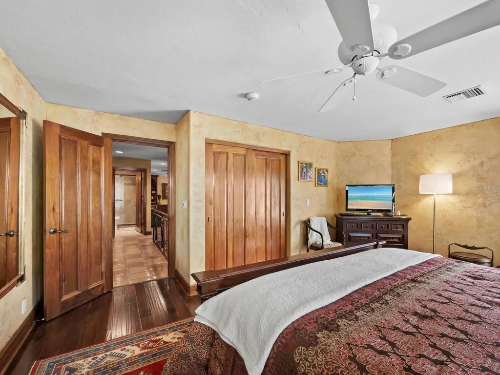 360 Gulf Of Mexico Drive Longboat Key FL 34228