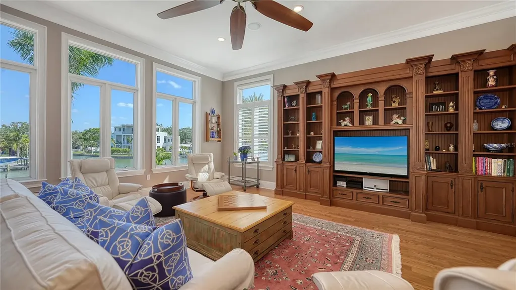 975 Whitakers Lane Sarasota FL 34236
