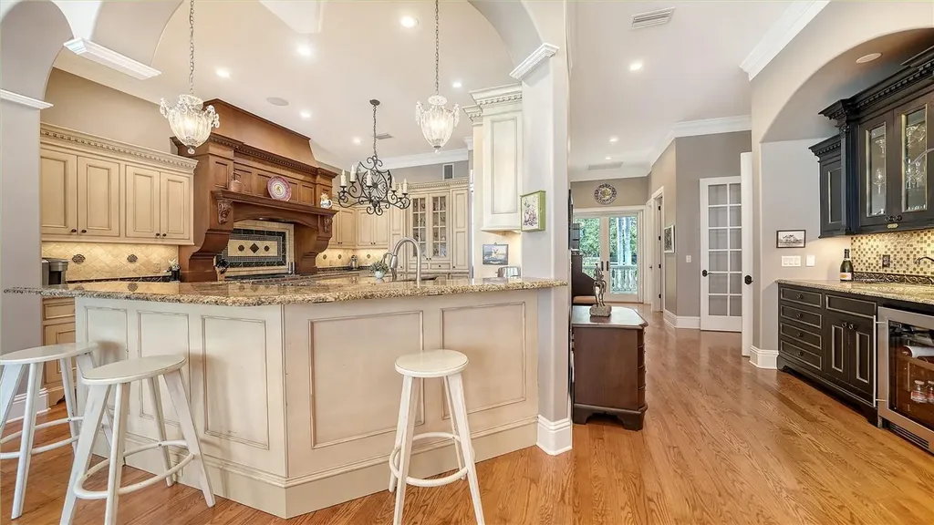 975 Whitakers Lane Sarasota FL 34236