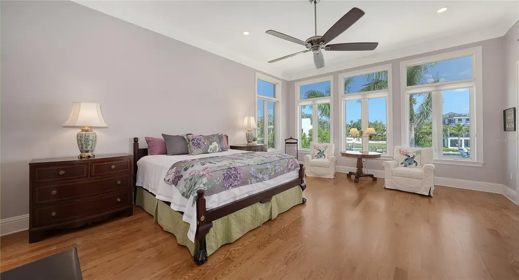 975 Whitakers Lane Sarasota FL 34236