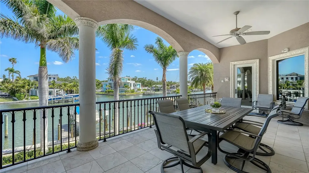 975 Whitakers Lane Sarasota FL 34236