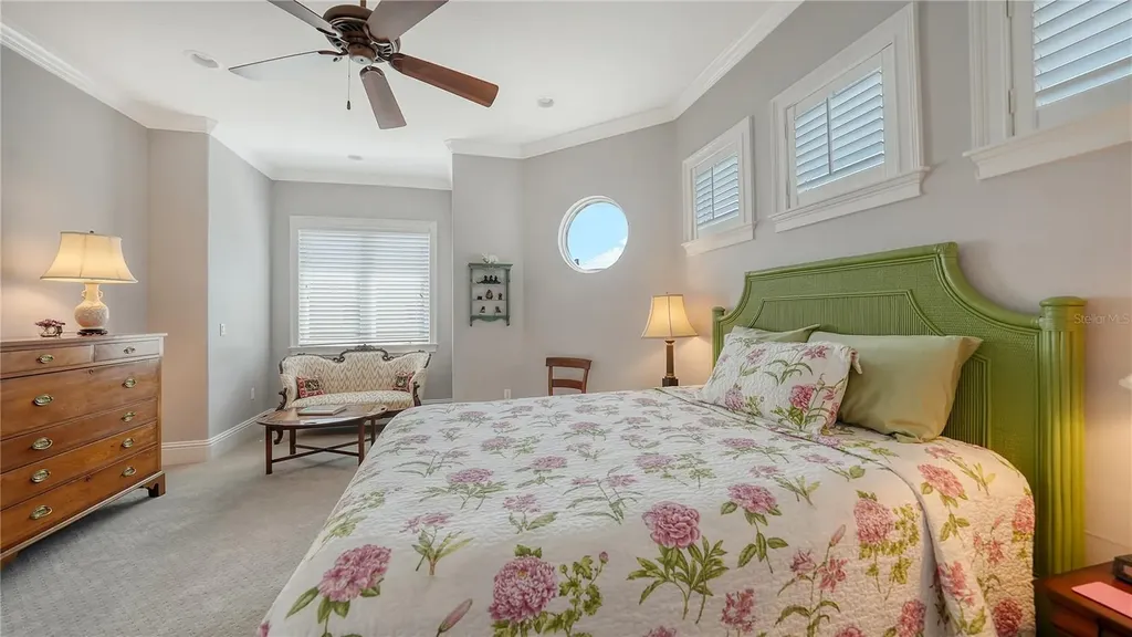 975 Whitakers Lane Sarasota FL 34236
