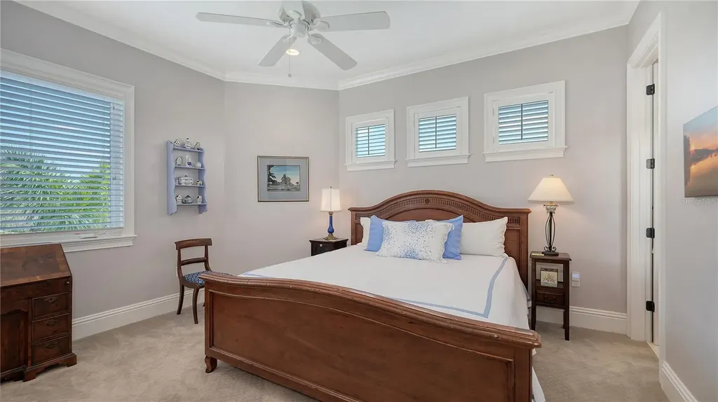 975 Whitakers Lane Sarasota FL 34236