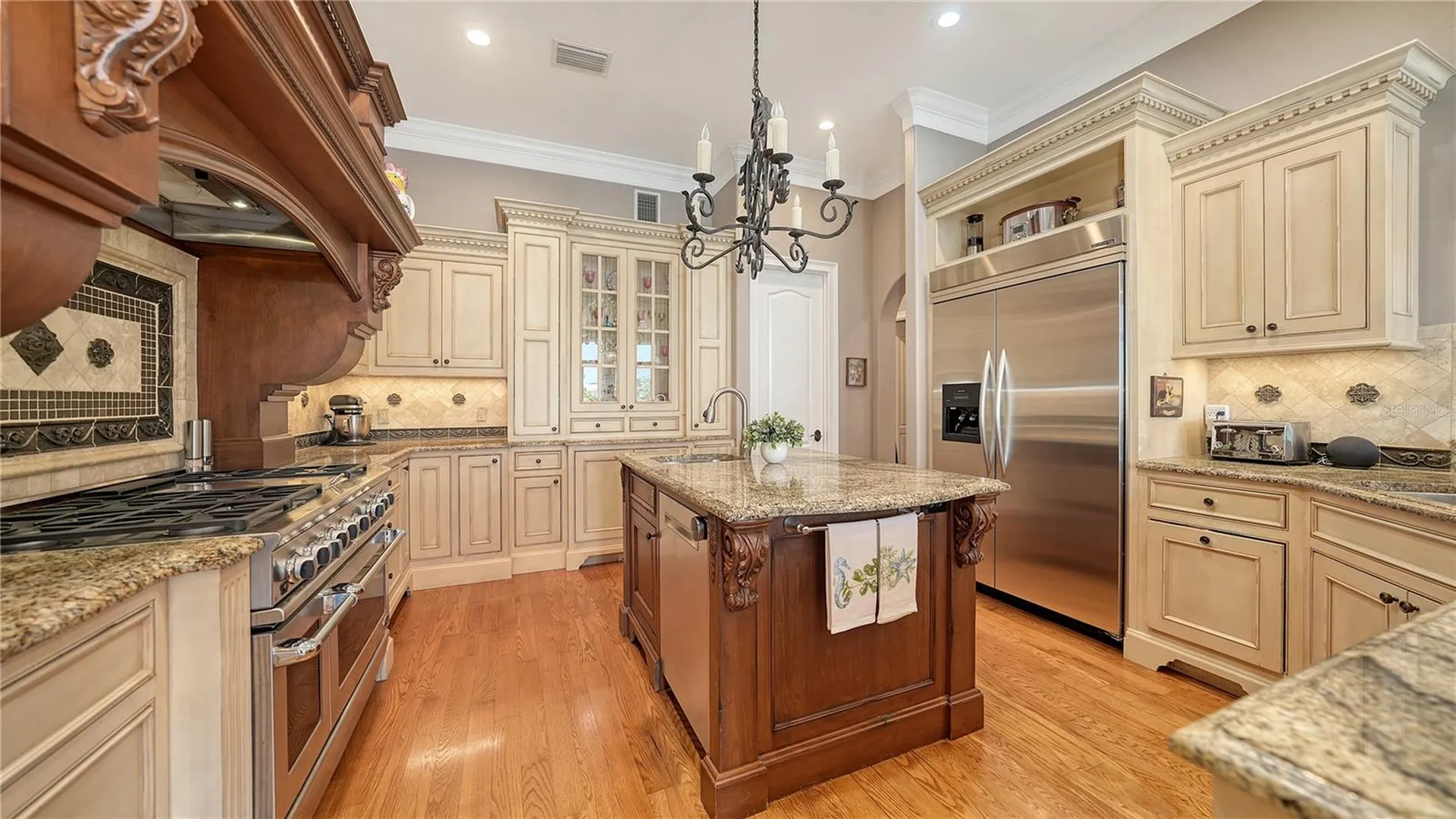 975 Whitakers Lane Sarasota FL 34236
