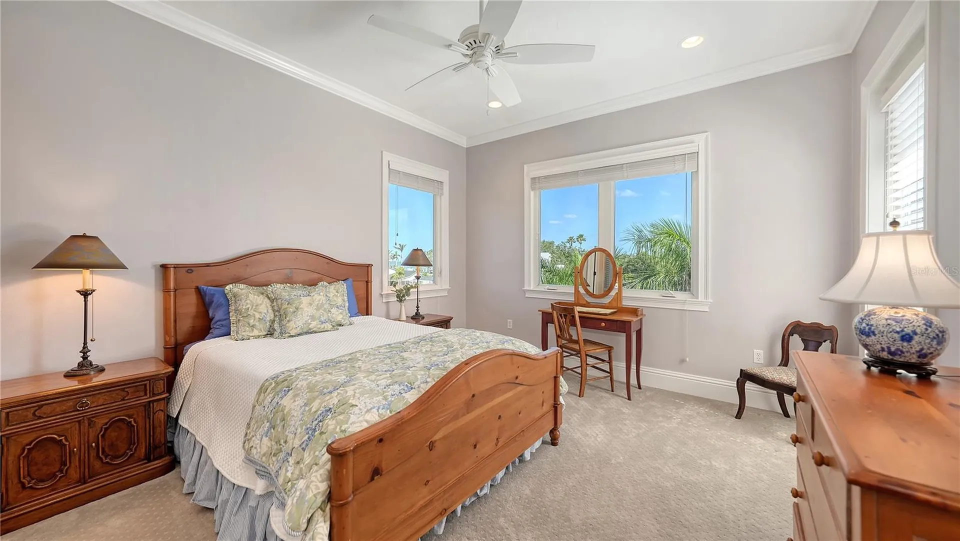 975 Whitakers Lane Sarasota FL 34236