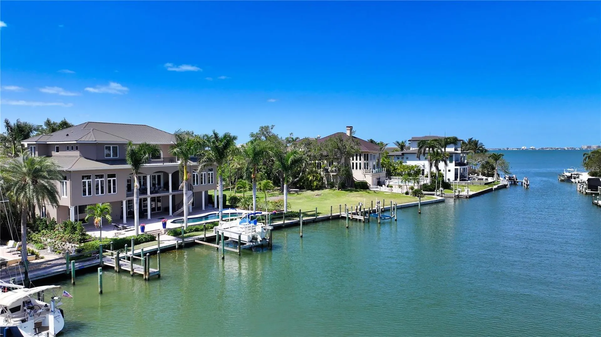 975 Whitakers Lane Sarasota FL 34236