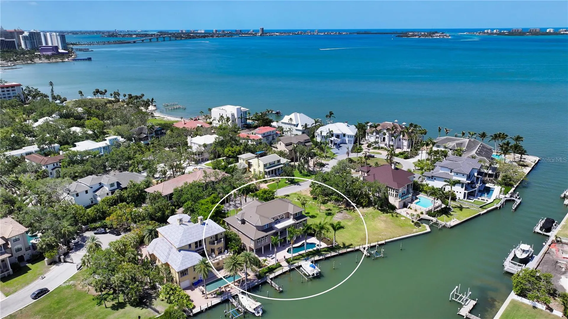 975 Whitakers Lane Sarasota FL 34236