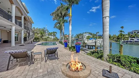 975 Whitakers Lane Sarasota FL 34236