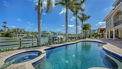 975 Whitakers Lane Sarasota FL 34236