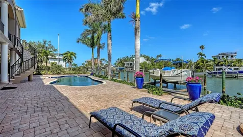 975 Whitakers Lane Sarasota FL 34236