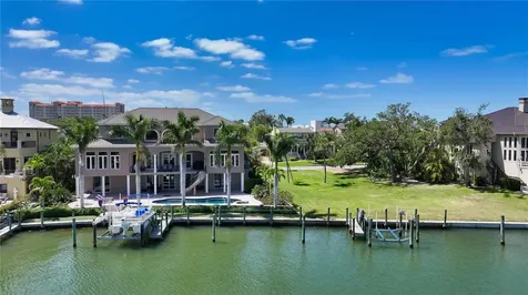 975 Whitakers Lane Sarasota FL 34236