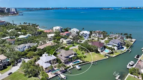 975 Whitakers Lane Sarasota FL 34236