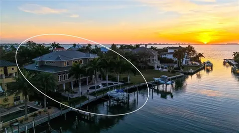 975 Whitakers Lane Sarasota FL 34236