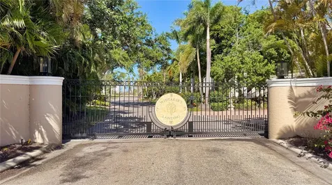975 Whitakers Lane Sarasota FL 34236