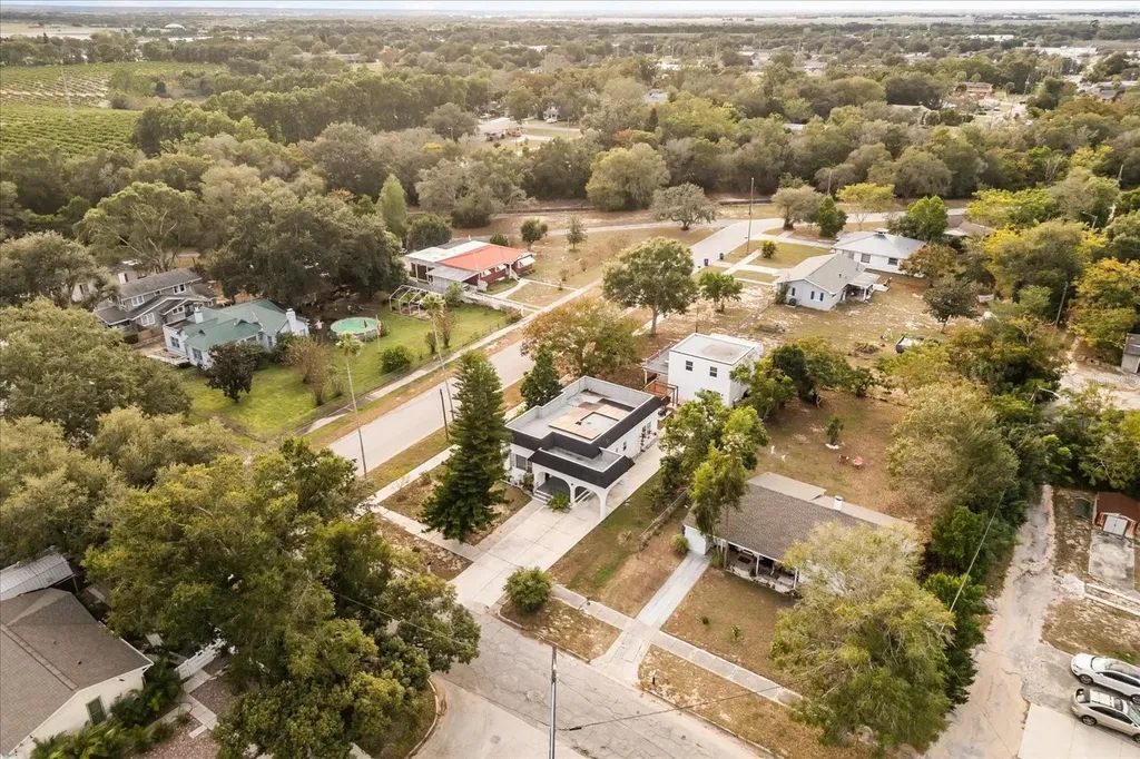 520 S 7th Street Lake Wales FL 33853