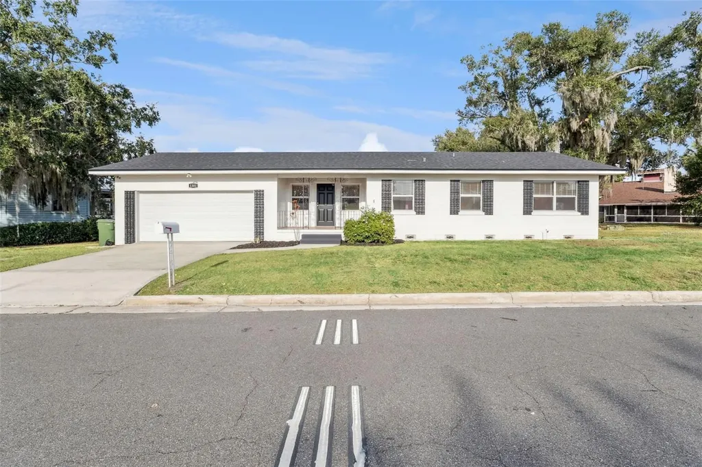 1301 Evalyn Drive SE Winter Haven FL 33880