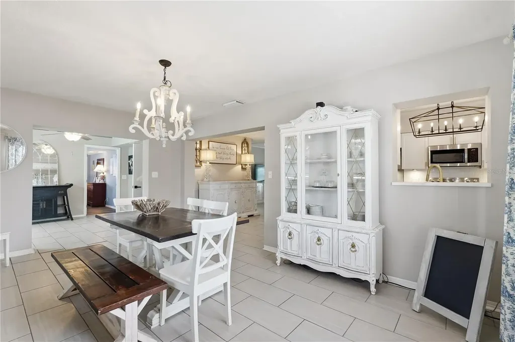 2701 64th Avenue S St Petersburg FL 33712