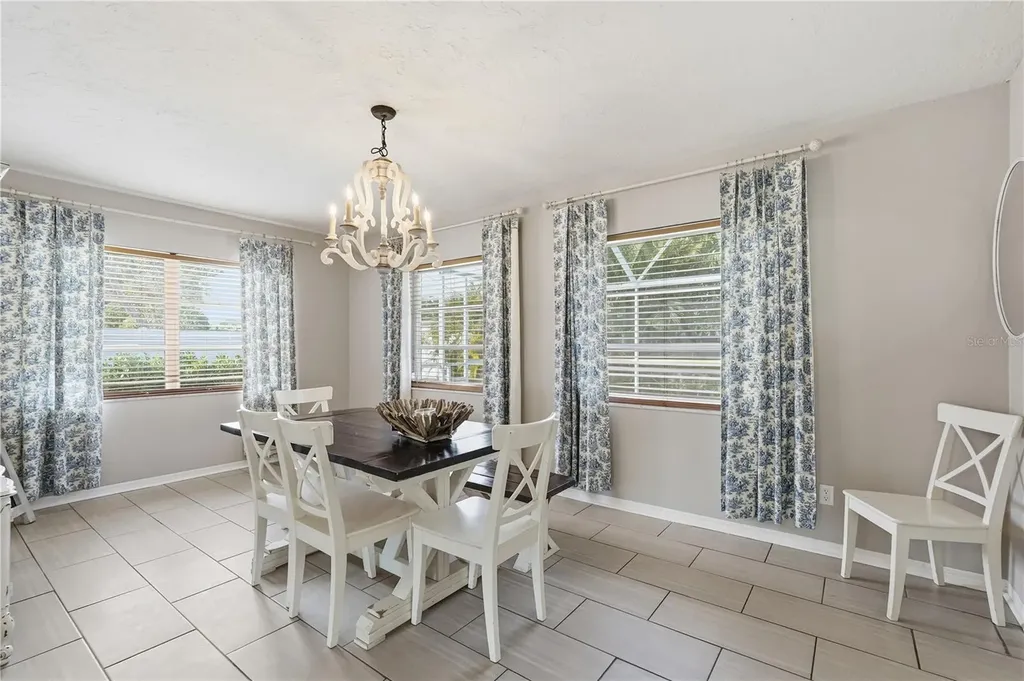 2701 64th Avenue S St Petersburg FL 33712