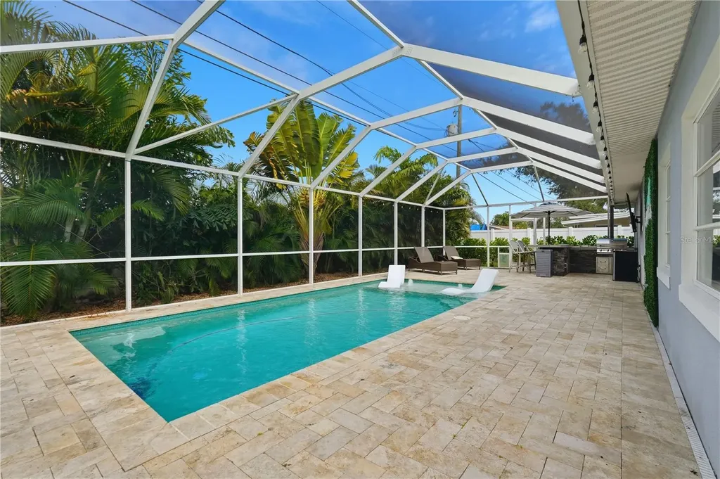 2701 64th Avenue S St Petersburg FL 33712