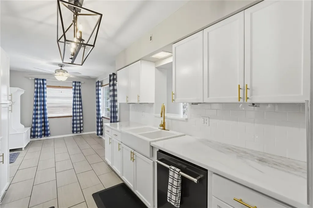 2701 64th Avenue S St Petersburg FL 33712