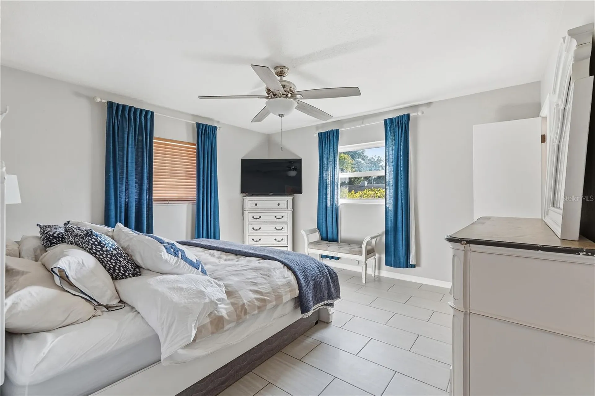 2701 64th Avenue S St Petersburg FL 33712