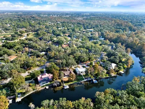 1113 N Riverhills Drive Temple Terrace FL 33617