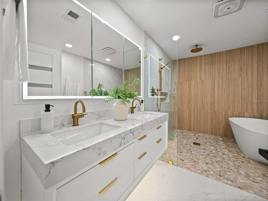 6709 Cardinal Drive S St Petersburg FL 33707
