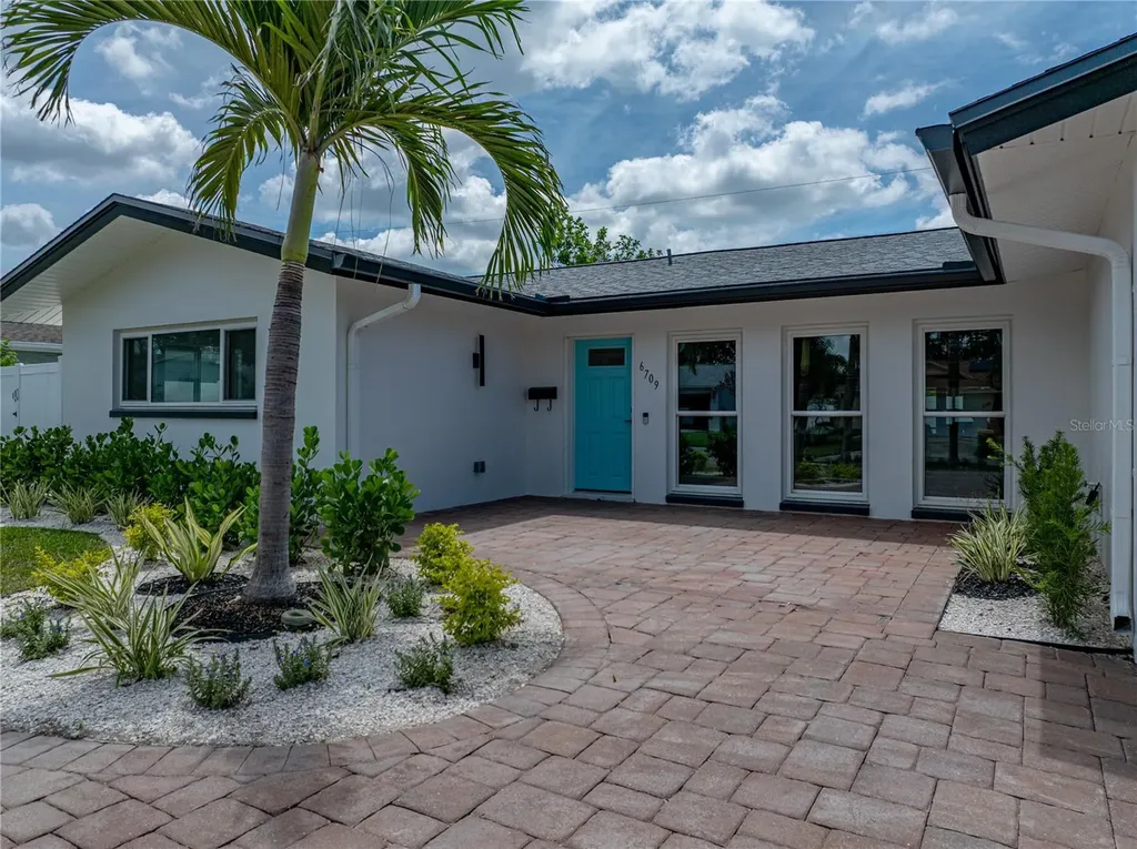 6709 Cardinal Drive S St Petersburg FL 33707