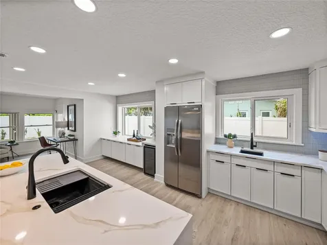 6709 Cardinal Drive S St Petersburg FL 33707