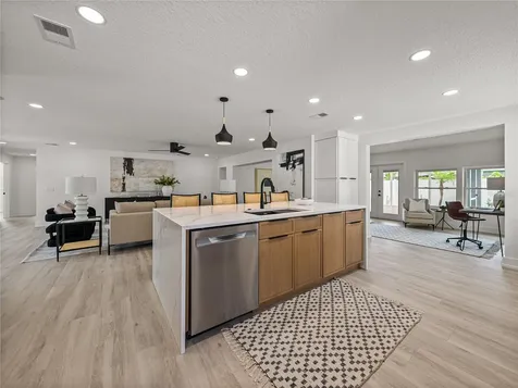 6709 Cardinal Drive S St Petersburg FL 33707