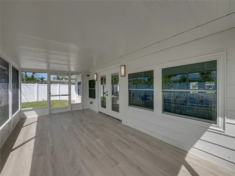 6709 Cardinal Drive S St Petersburg FL 33707