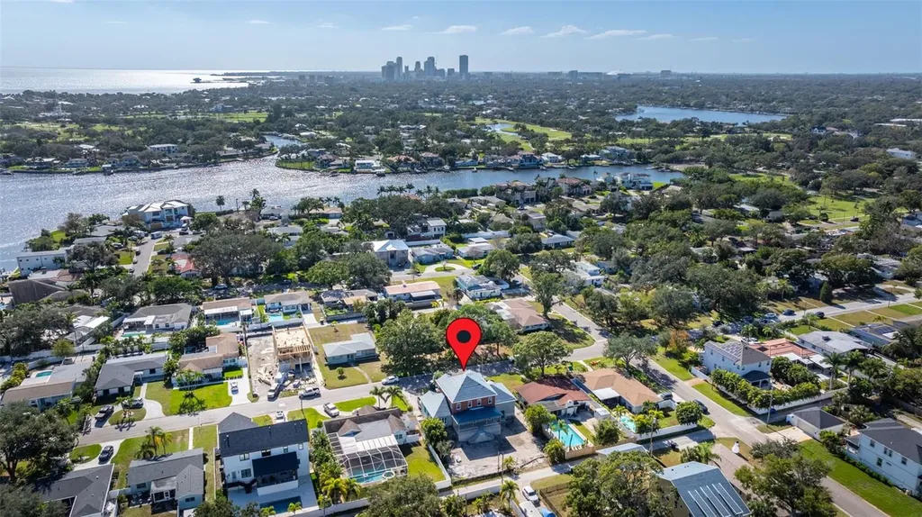819 38th Avenue NE St Petersburg FL 33701