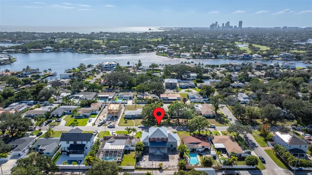 819 38th Avenue NE St Petersburg FL 33701