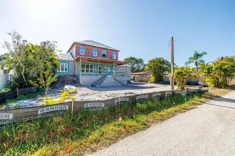 819 38th Avenue NE St Petersburg FL 33701