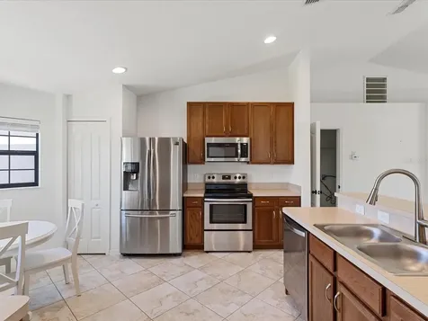 630 Valencia Court Dundee FL 33838