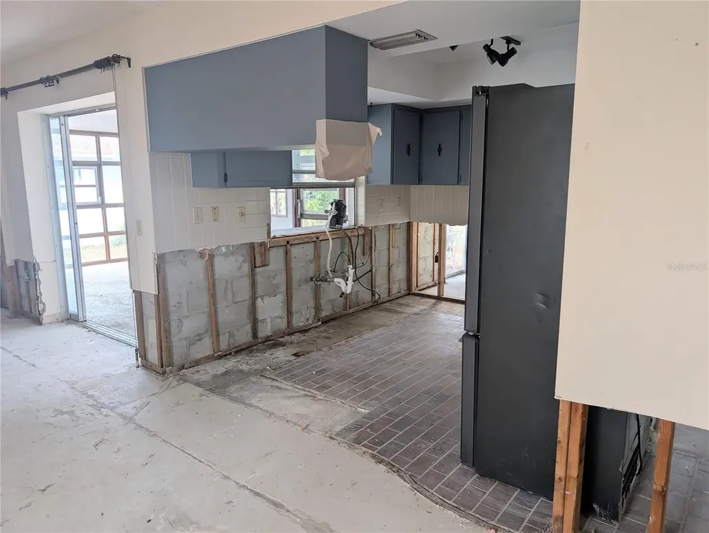 111 58th Avenue S St Petersburg FL 33705