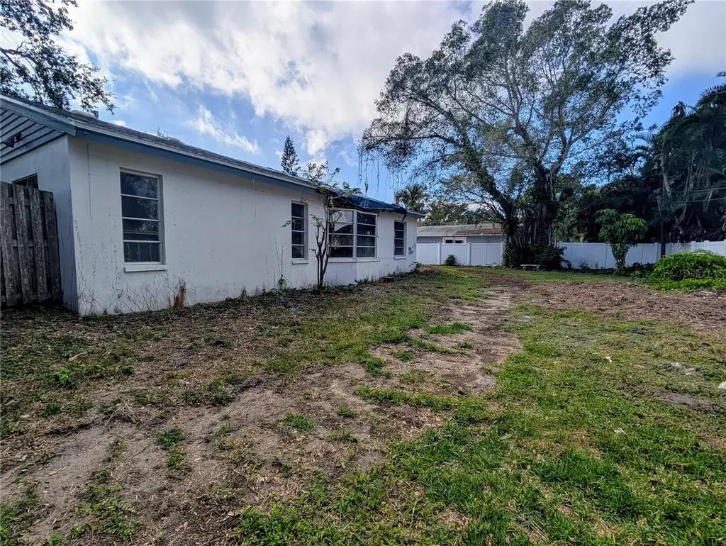 111 58th Avenue S St Petersburg FL 33705
