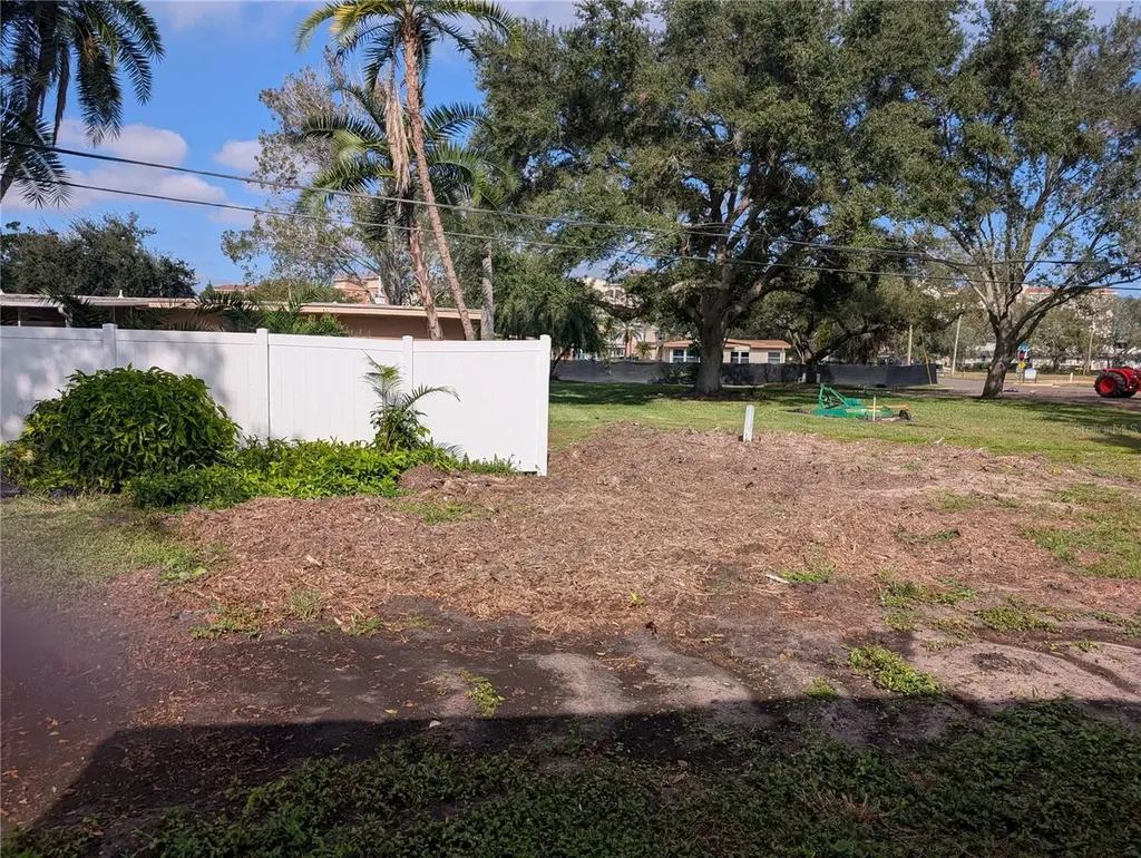 111 58th Avenue S St Petersburg FL 33705