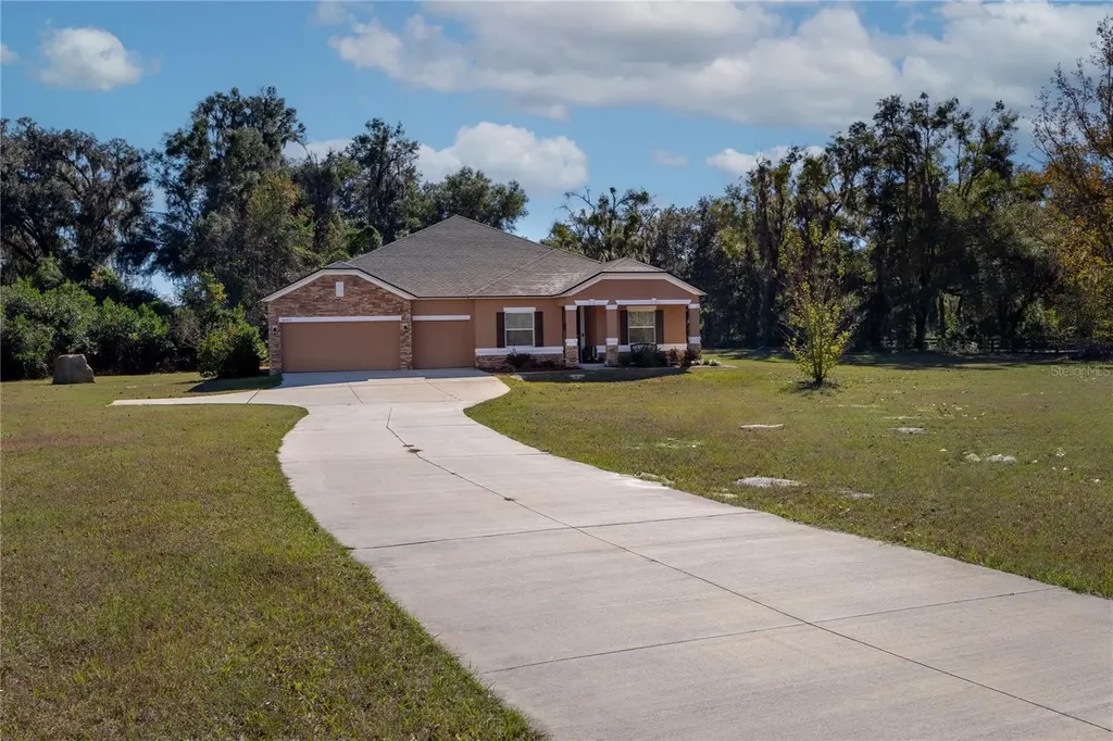 6075 SW 215th Terrace Newberry FL 32669