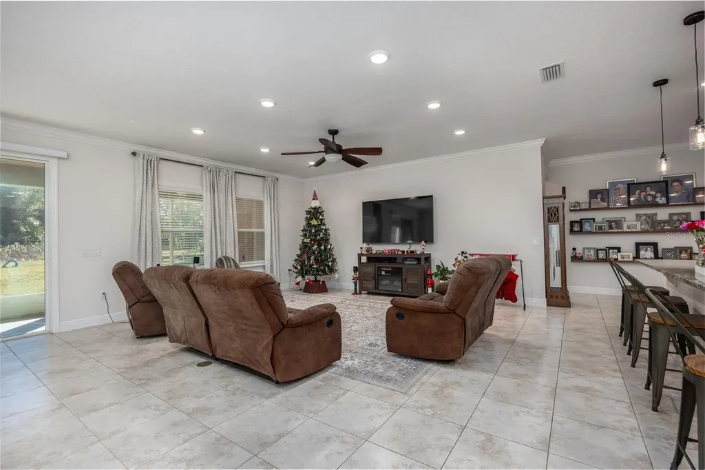 6075 SW 215th Terrace Newberry FL 32669