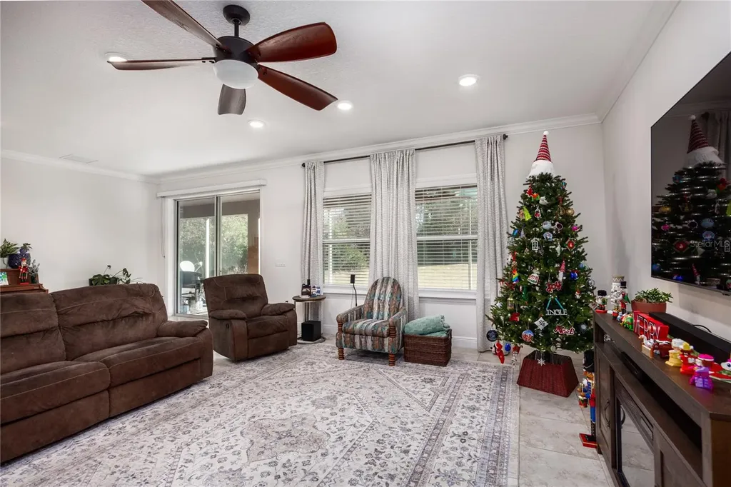 6075 SW 215th Terrace Newberry FL 32669