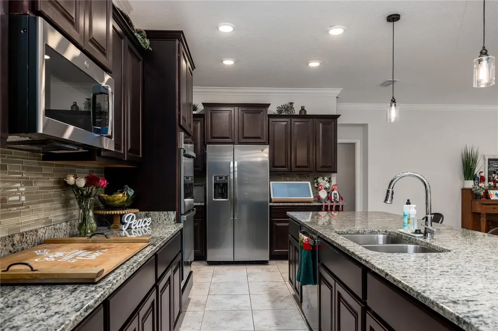 6075 SW 215th Terrace Newberry FL 32669