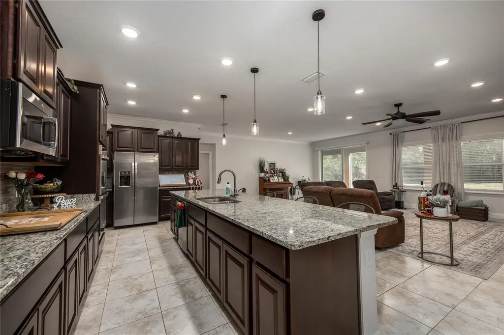 6075 SW 215th Terrace Newberry FL 32669