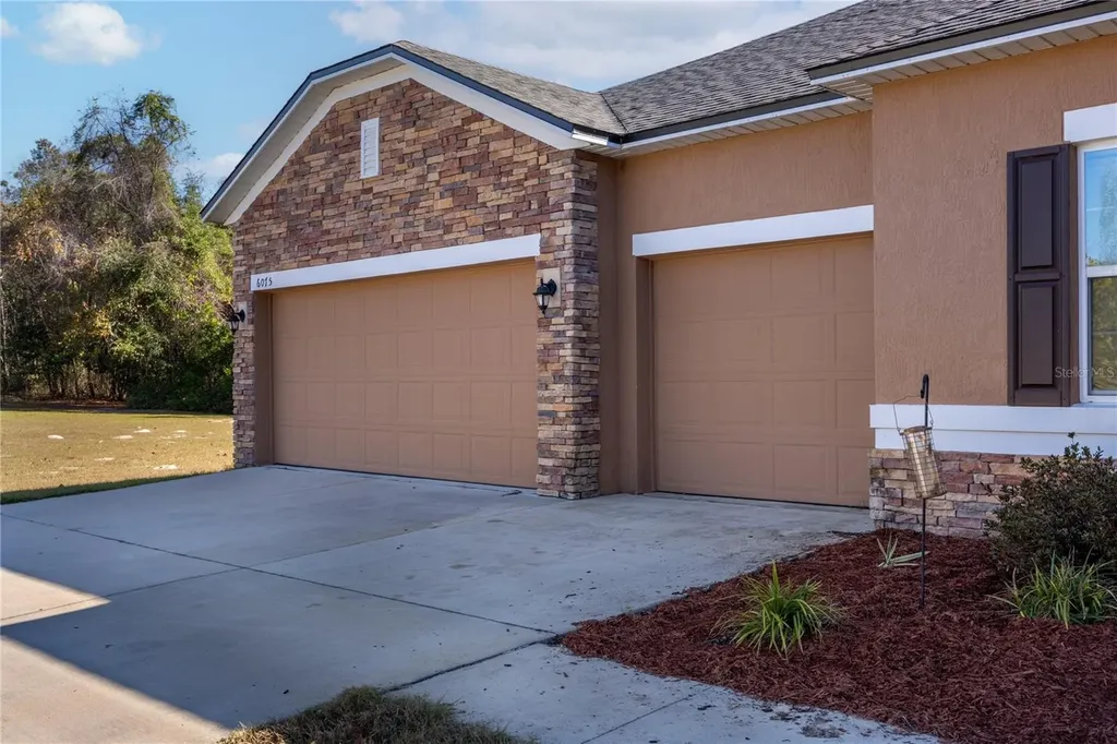 6075 SW 215th Terrace Newberry FL 32669