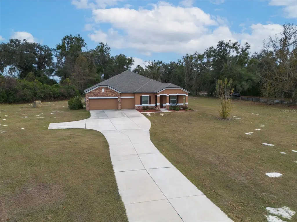 6075 SW 215th Terrace Newberry FL 32669