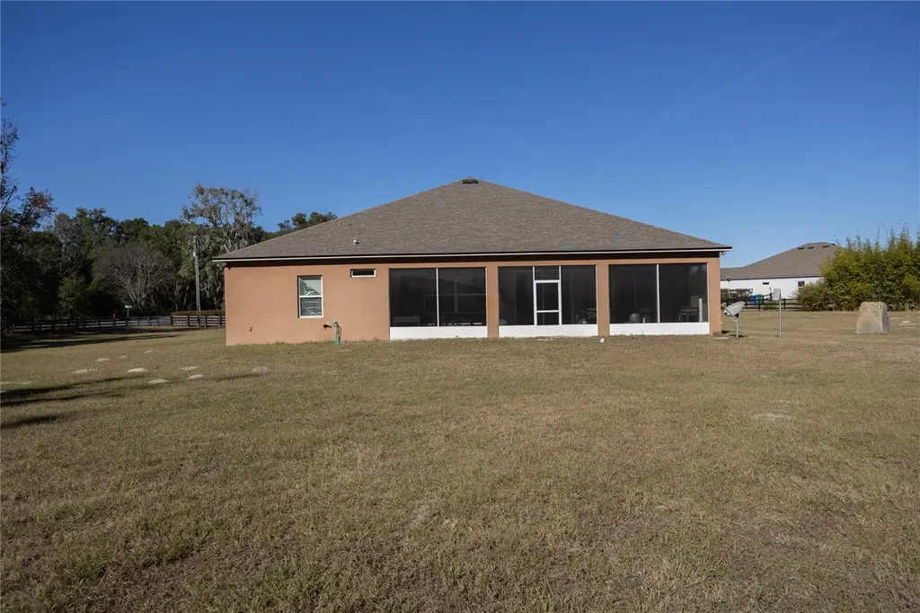 6075 SW 215th Terrace Newberry FL 32669
